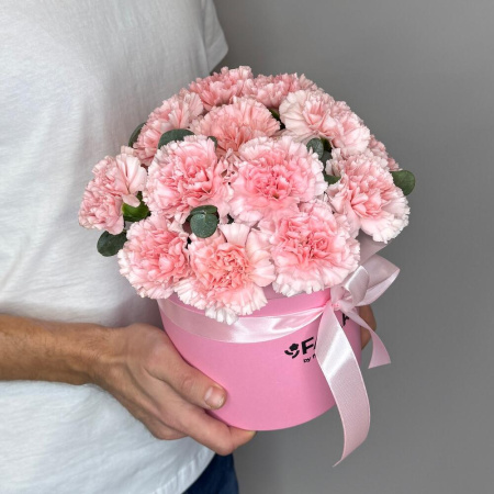 Букет_Коробочка из нежно-розовых гвоздик Букет_Коробочка из нежно-розовых гвоздик