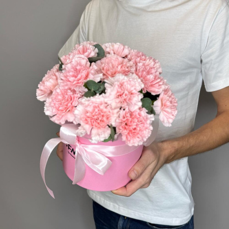 Букет_Коробочка из нежно-розовых гвоздик Букет_Коробочка из нежно-розовых гвоздик